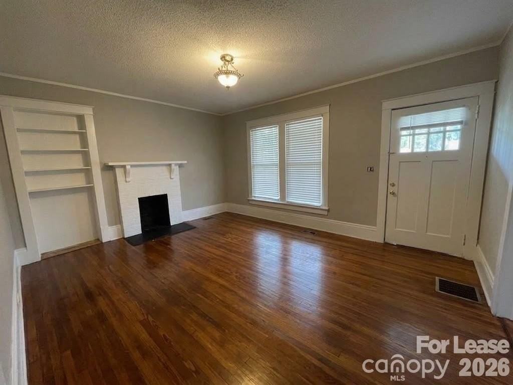 432 Flint St - Photo 2 of 10