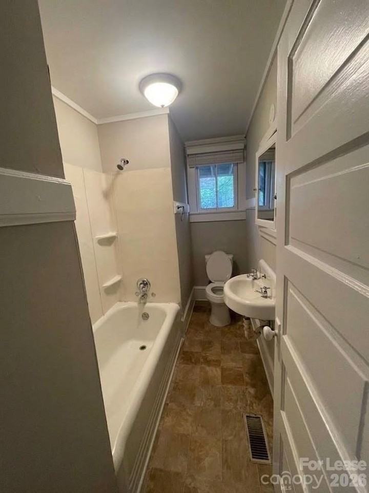 432 Flint St - Photo 6 of 10