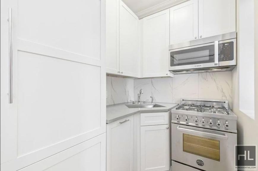 252 W 76th St - Photo 2 of 10