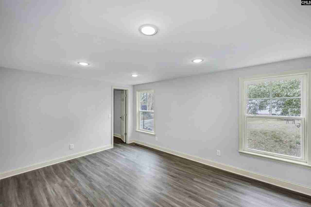 152 Robin Rd - Photo 5 of 26