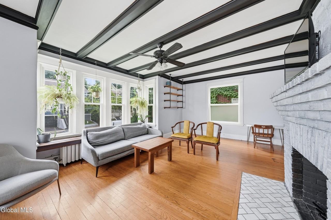 688 Myrtle Ave #1 - Photo 5 of 23