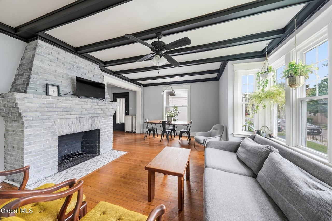 688 Myrtle Ave #1 - Photo 6 of 23