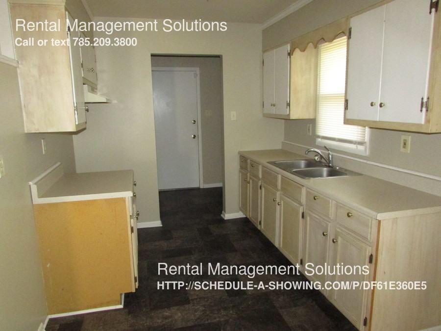 2308 SE 23rd St - Photo 2 of 6