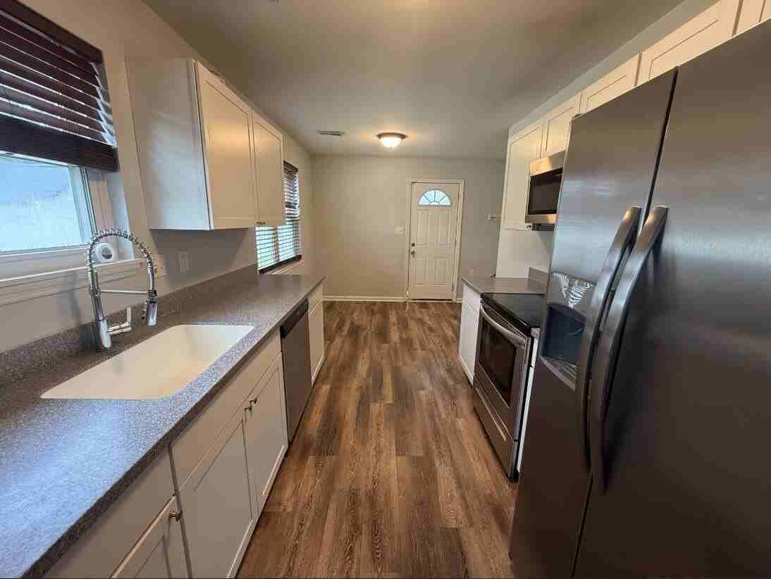 7760 Corley Dr - Photo 6 of 22