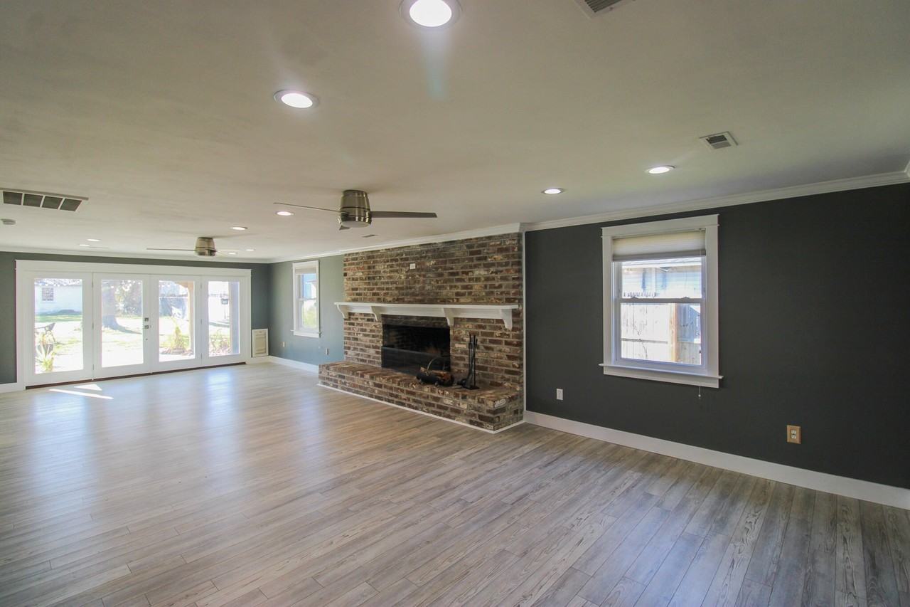 823 Jordan St - Photo 3 of 32
