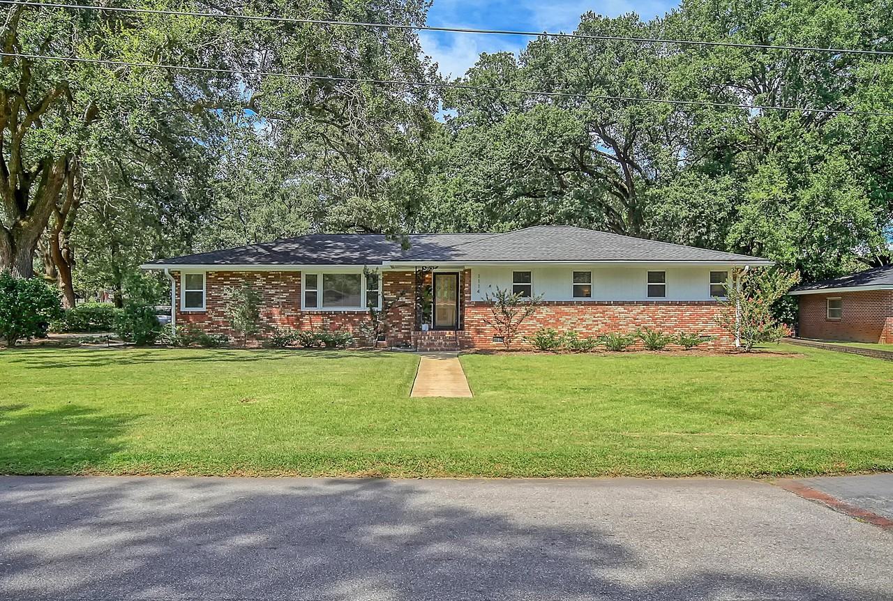 1114 Northbridge Dr - Photo 4 of 50