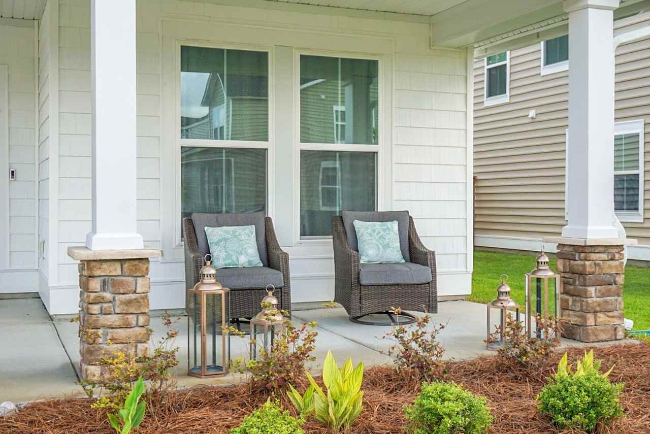 995 Arrowwood Way - Photo 2 of 34