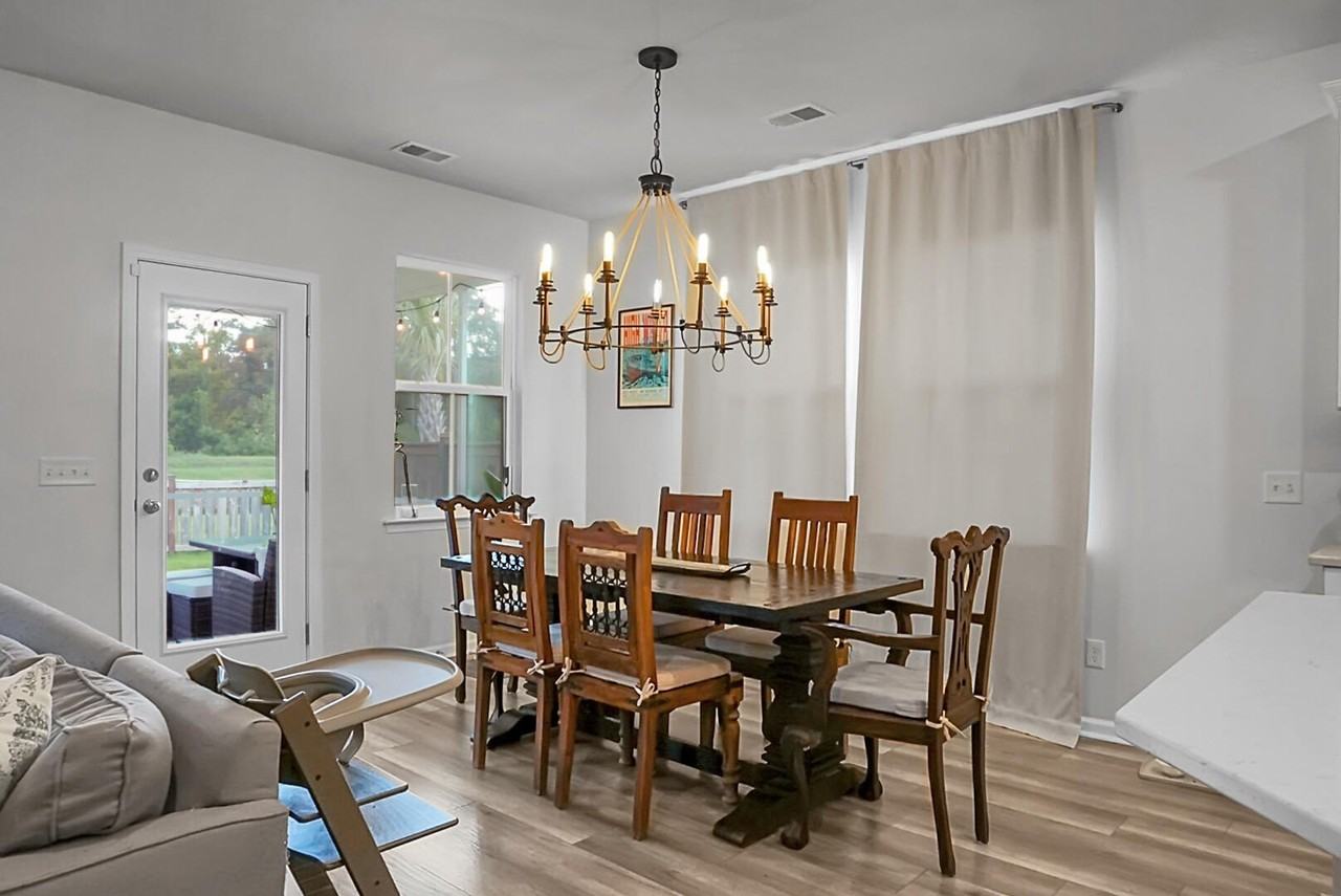 995 Arrowwood Way - Photo 6 of 34