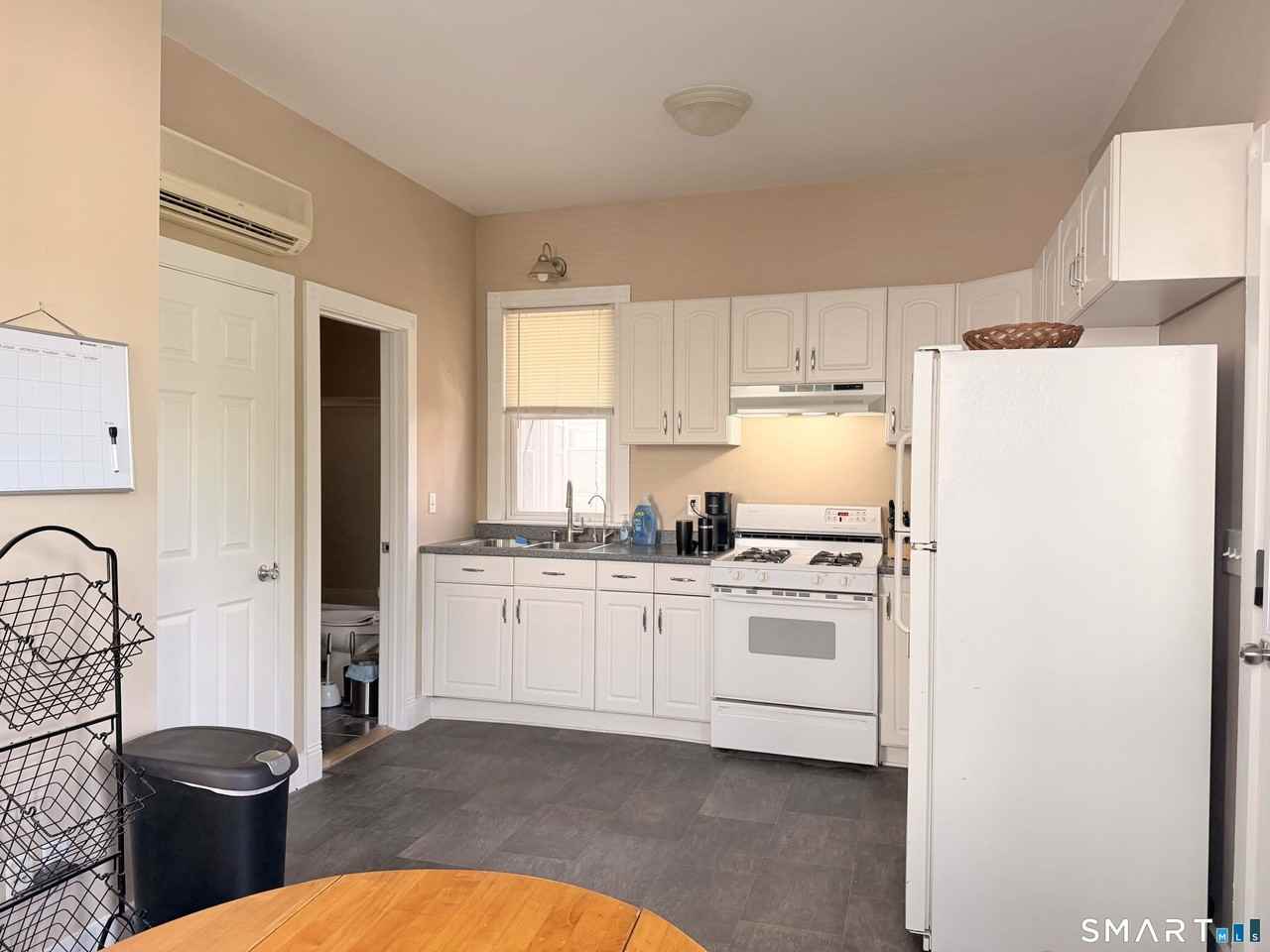 1160 Townsend Ave #1 - Photo 4 of 14