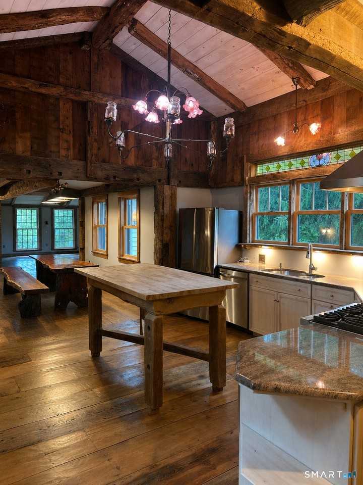 56 Benedict Rd - Photo 5 of 25