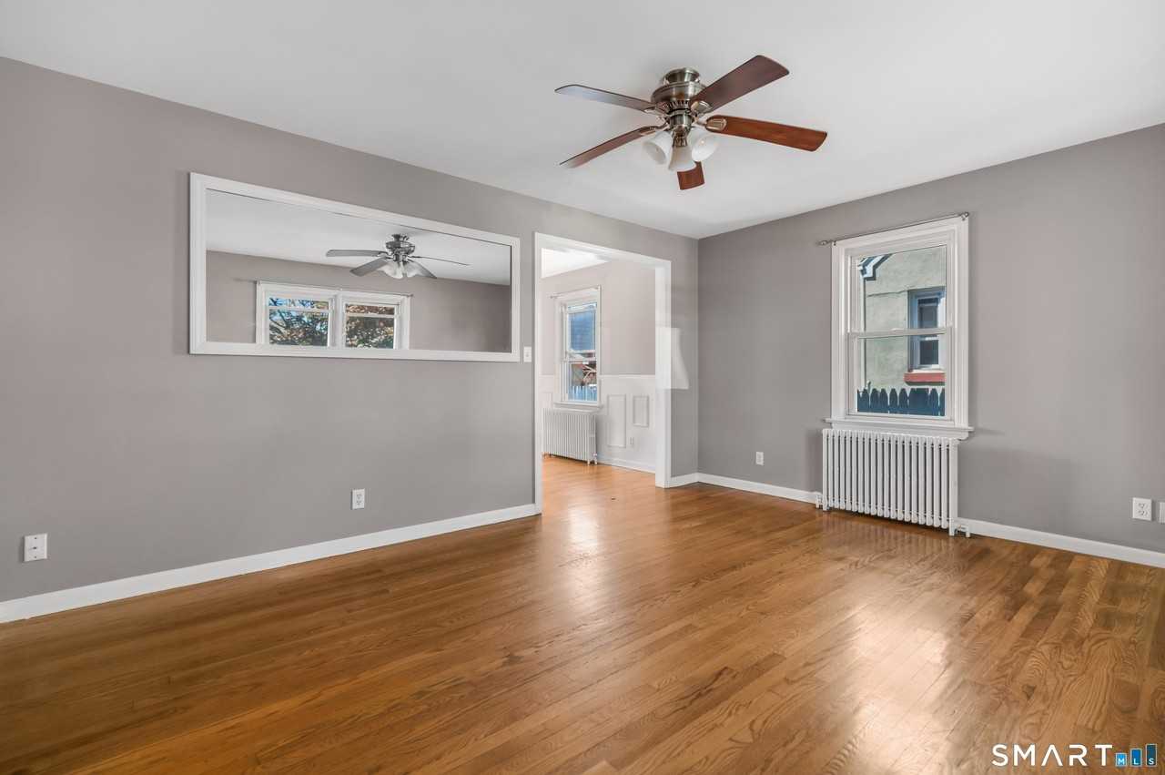 75 Ocean Ave - Photo 6 of 34