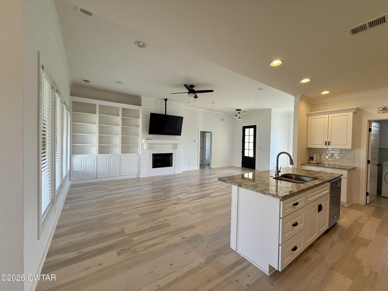 253 Saddlebrook Dr - Photo 4 of 18