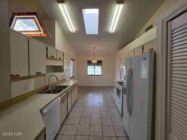 7 Shelly Way - Photo 5 of 16