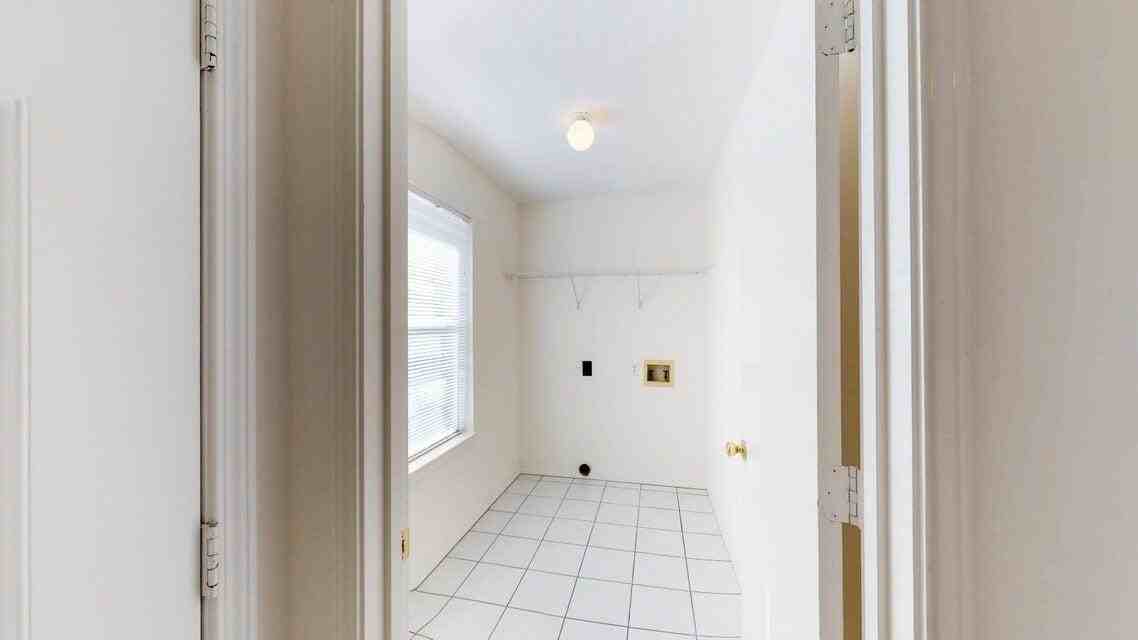 896 Silverwood #5 - Photo 2 of 11