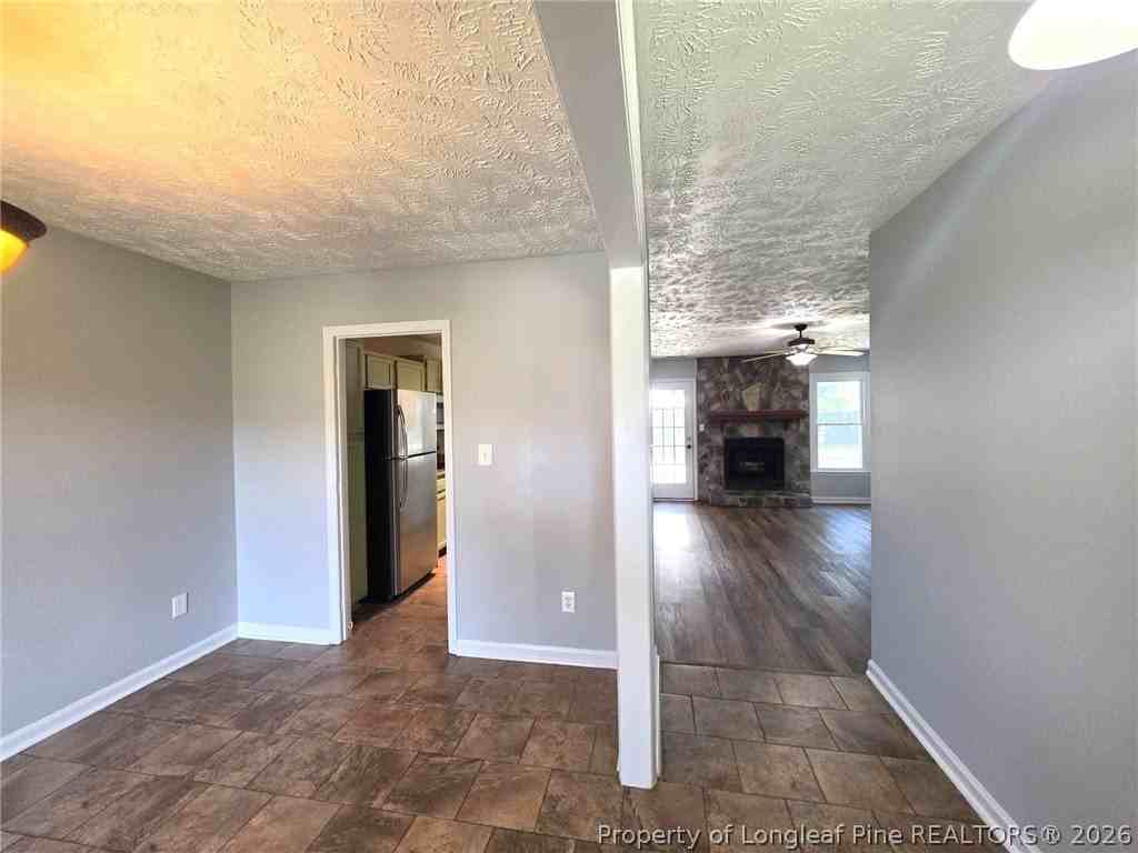 5004 Paulson Dr - Photo 5 of 31