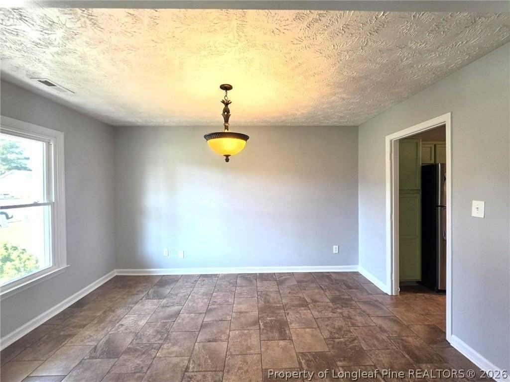 5004 Paulson Dr - Photo 6 of 31
