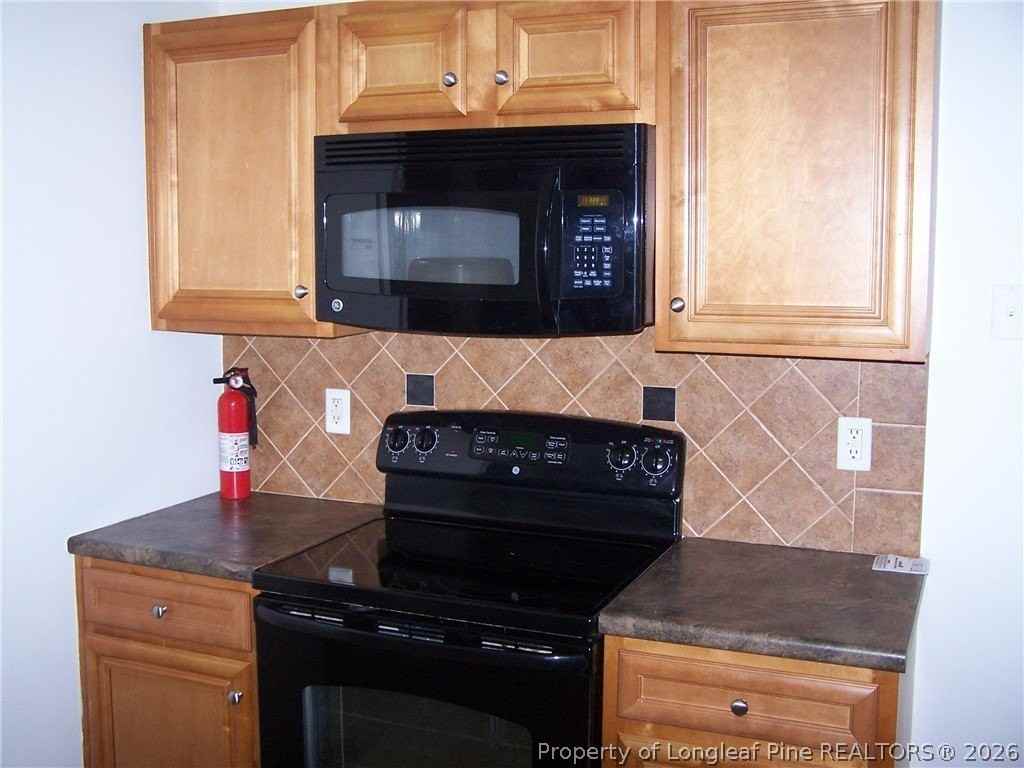 1753 Cherry Point Dr - Photo 3 of 40