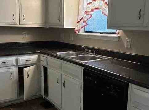 3253 Deshong Dr - Photo 4 of 7