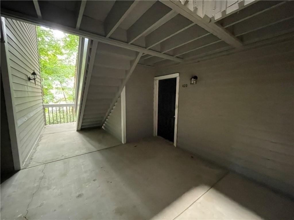 423 Warm Springs Cir - Photo 3 of 28