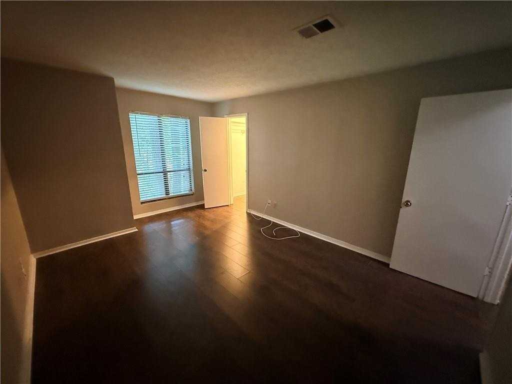 423 Warm Springs Cir - Photo 6 of 28
