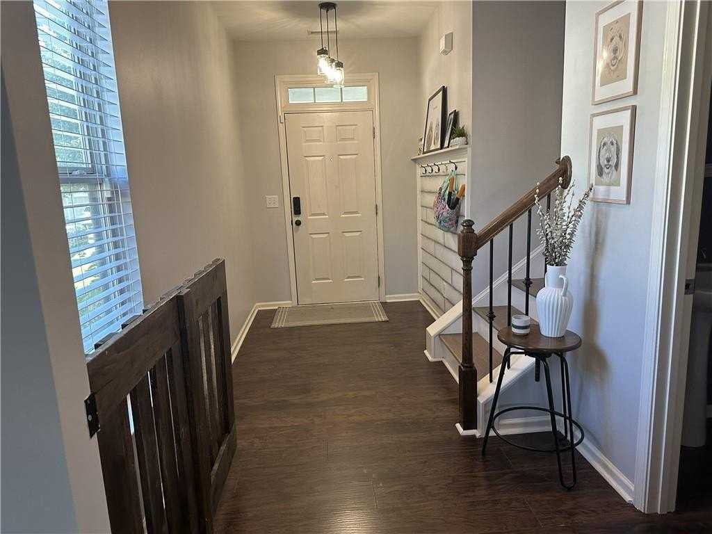 236 Highland Village Ln - Photo 3 of 39