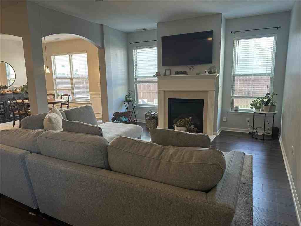 236 Highland Village Ln - Photo 5 of 39