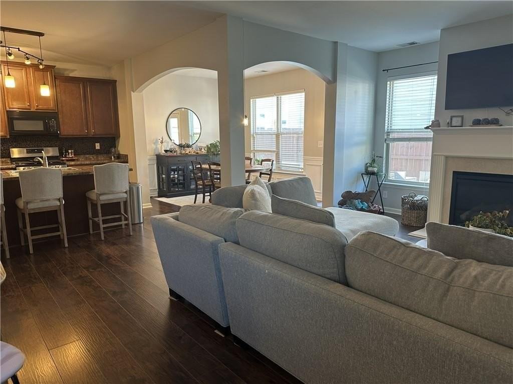 236 Highland Village Ln - Photo 6 of 39