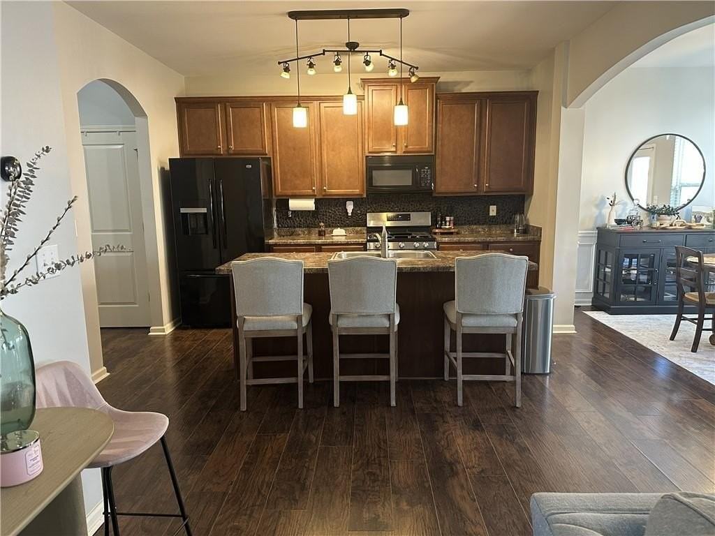 236 Highland Village Ln - Photo 7 of 39
