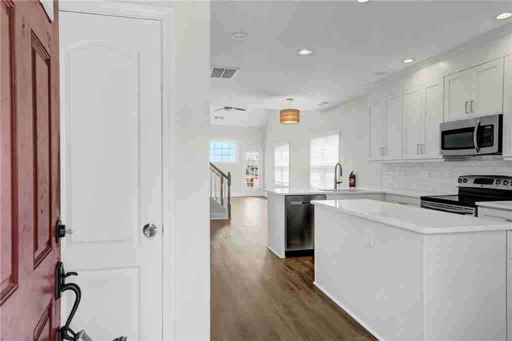 324 General Wheeler Dr Nw #3 - Photo 7 of 36