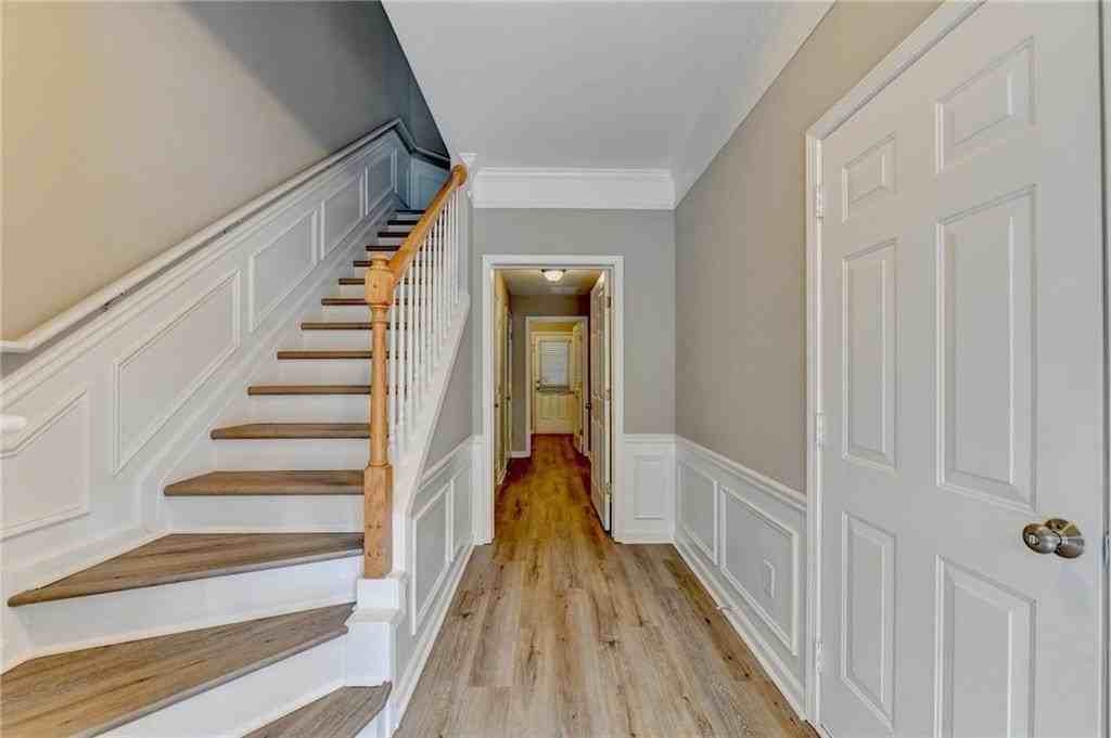 4005 Edgecomb Dr - Photo 4 of 50