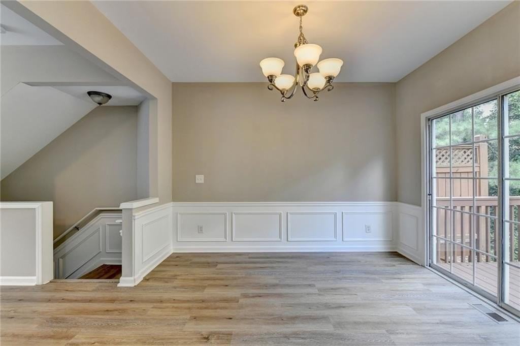 4005 Edgecomb Dr - Photo 7 of 50