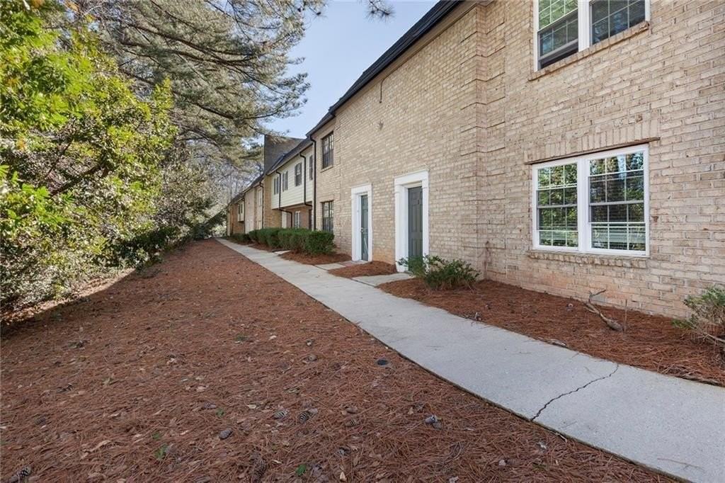 330 Winding River Dr #H - Photo 2 of 20