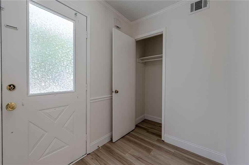 10310 Rillridge Ct - Photo 4 of 33