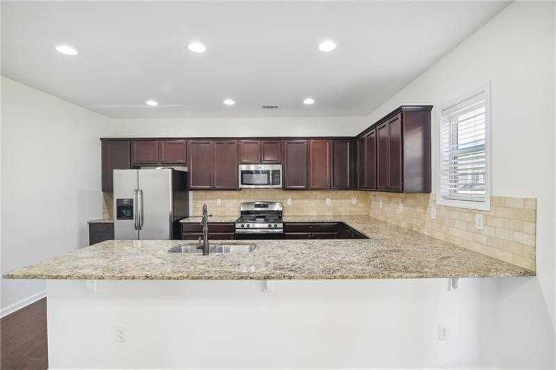 5770 Rialto Way #R - Photo 7 of 46