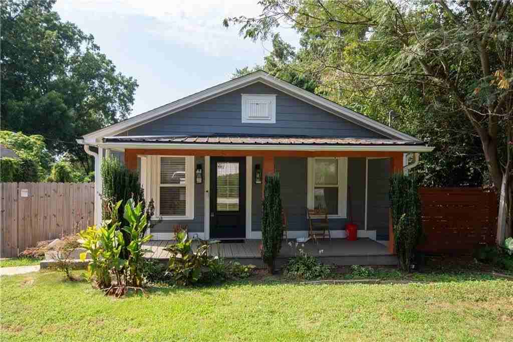 1391 Smith St Se - Photo 2 of 26