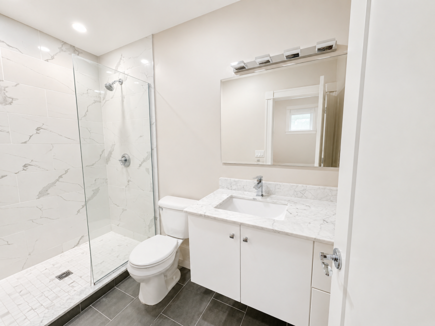 470 Green St - Photo 4 of 10