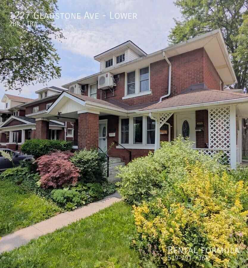 1227 Gladstone Ave - Photo 2 of 10
