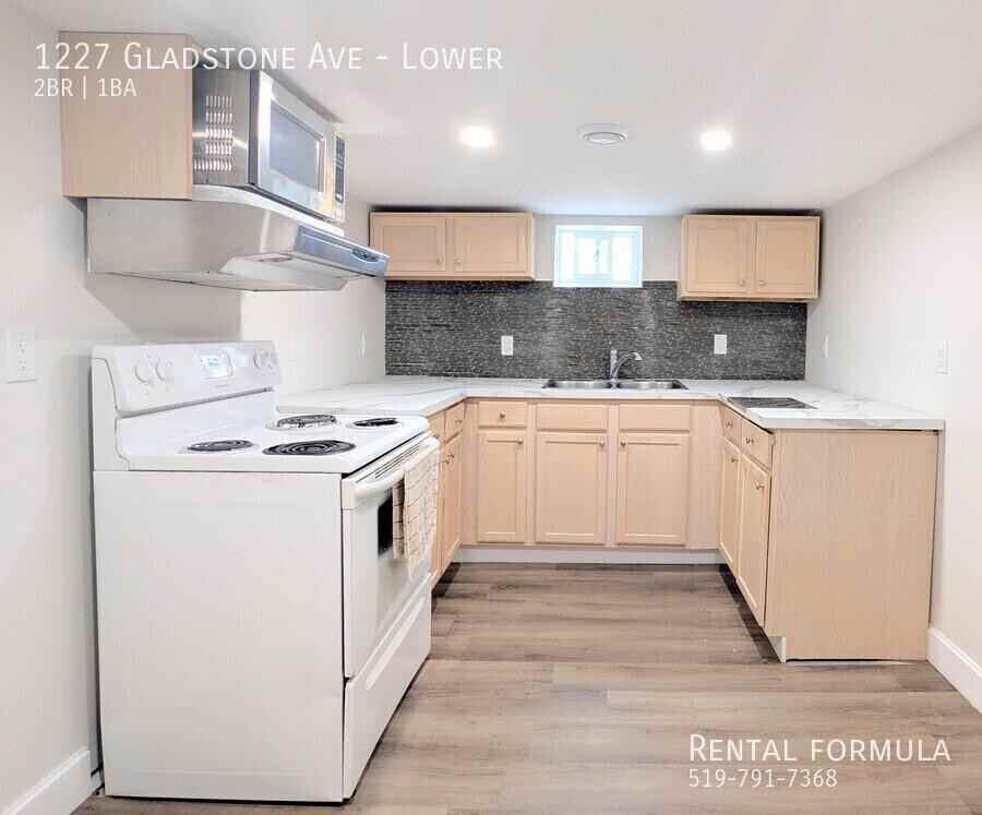 1227 Gladstone Ave - Photo 3 of 10
