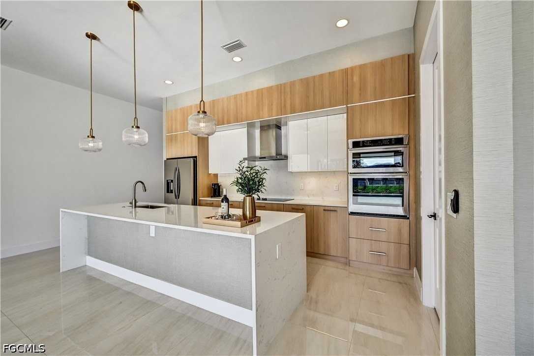 2596 Surfside Blvd - Photo 3 of 42
