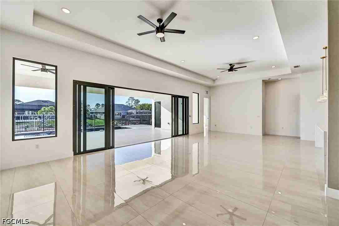 2596 Surfside Blvd - Photo 5 of 42