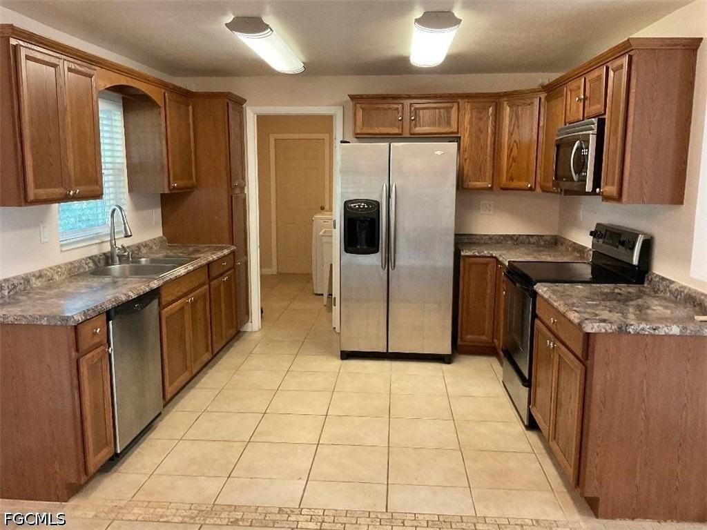 1806 Se 1st Ave - Photo 3 of 16