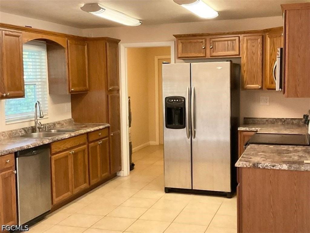 1806 Se 1st Ave - Photo 4 of 16