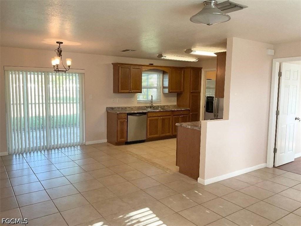 1806 Se 1st Ave - Photo 5 of 16