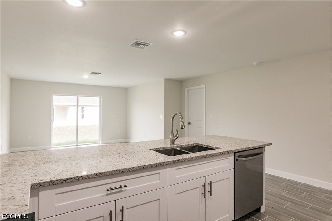 3844/3846 Kittyhawk Drive - Photo 7 of 17