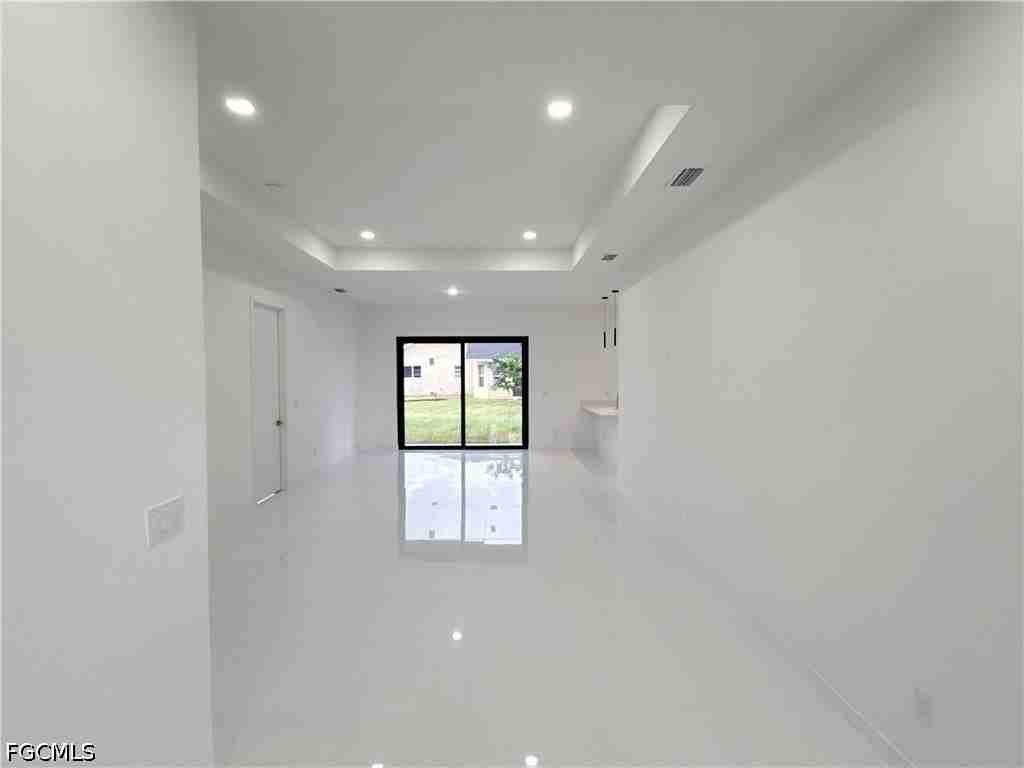 2418 Nw 25th St - Photo 6 of 42