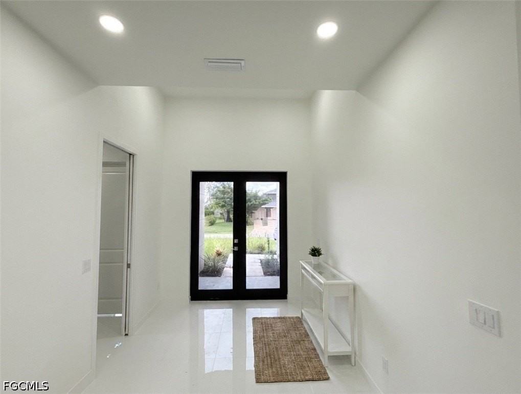 2418 Nw 25th St - Photo 7 of 42