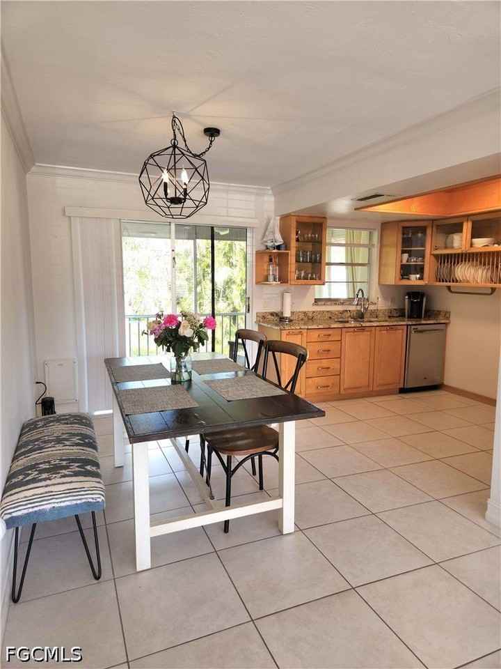 1337 Center Ln - Photo 5 of 43