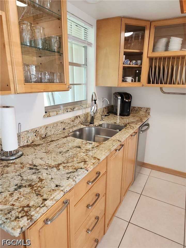 1337 Center Ln - Photo 7 of 43