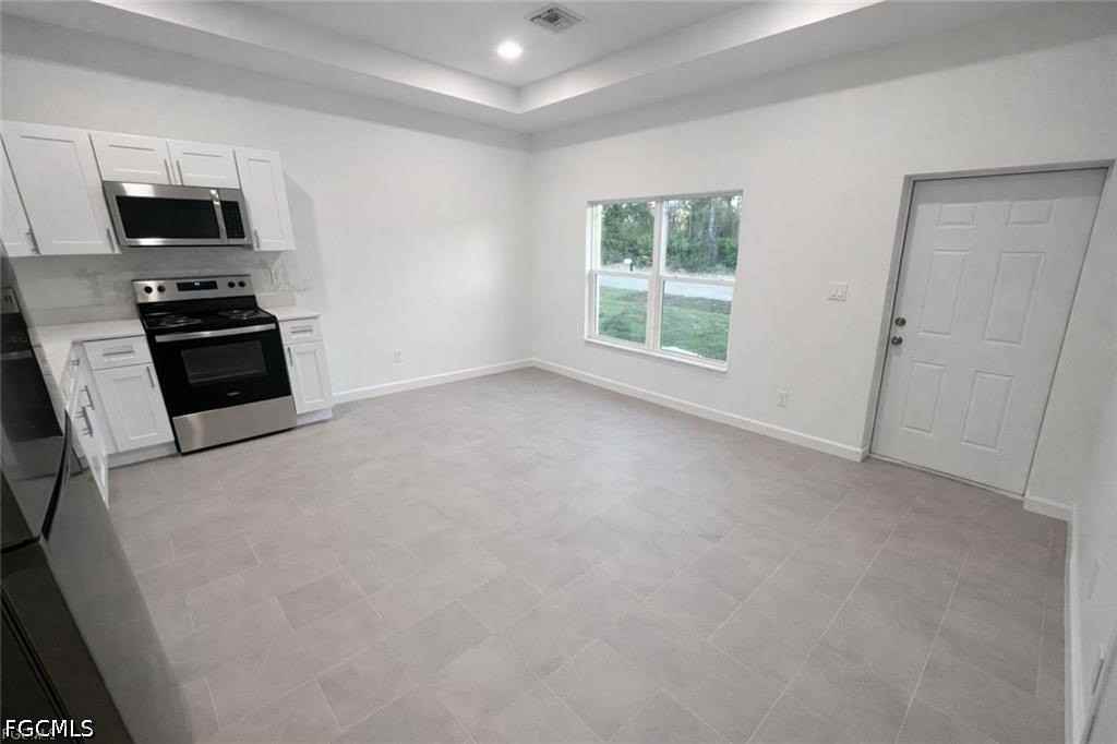748 Genoa Ave S - Photo 5 of 10