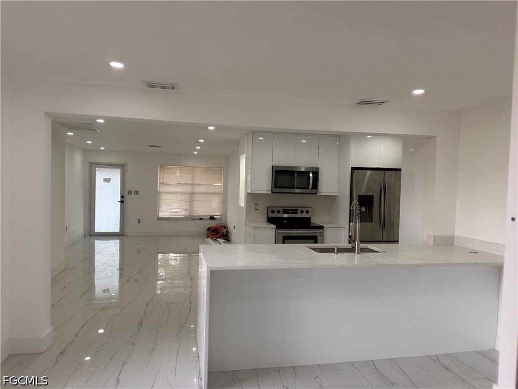 4562 Tennyson Dr - Photo 3 of 12